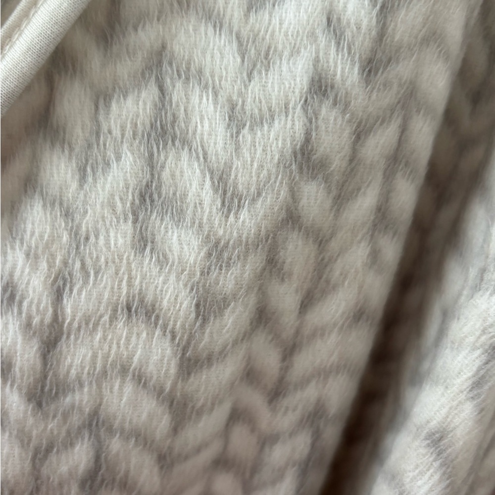 Miyu Fleece Robe - Picture 4 of 7